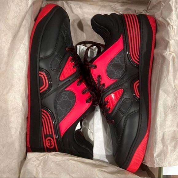 Brand New Men’s Gucci Sneakers Gucci 9.5 us Size 10.5 With Box And Dustbag